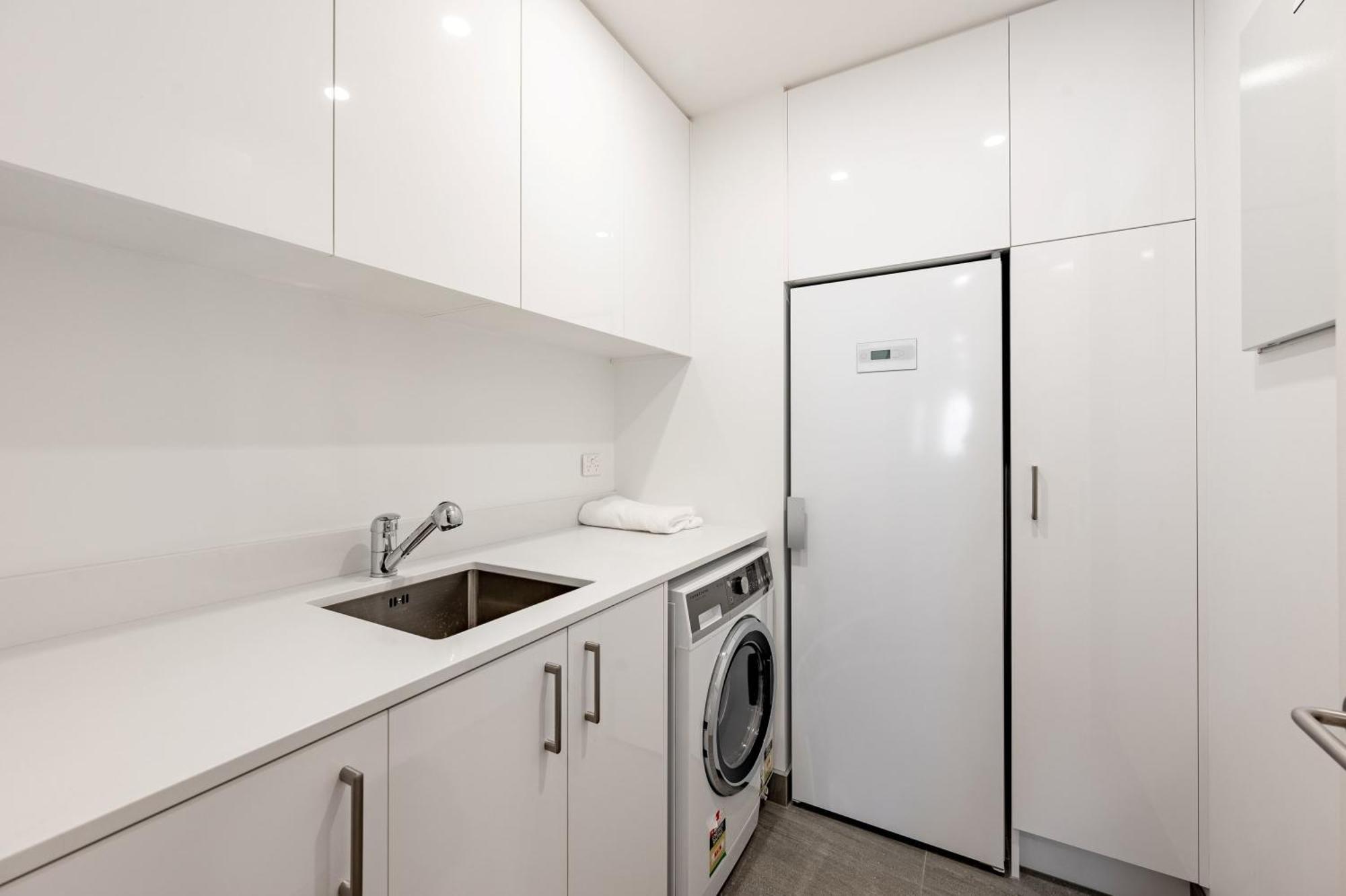 Lakeside Luxury 2 Bedroom Apartment 와나카 외부 사진